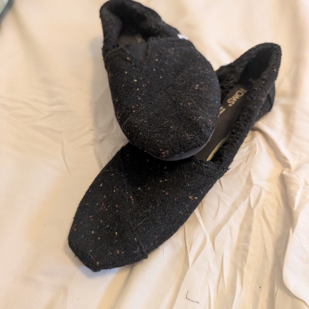 TOMS Black Fleece Lined Slip-On Flats Size 8